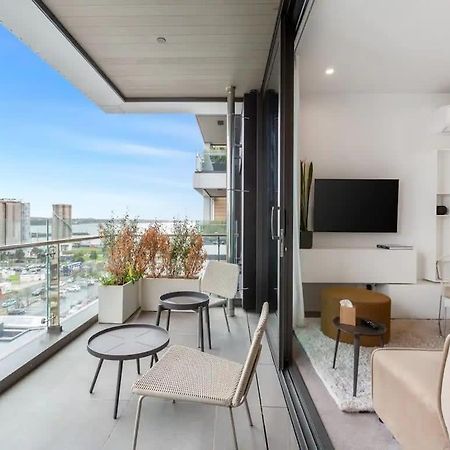 Sleek Modern Studio With Balcony Όκλαντ Εξωτερικό φωτογραφία