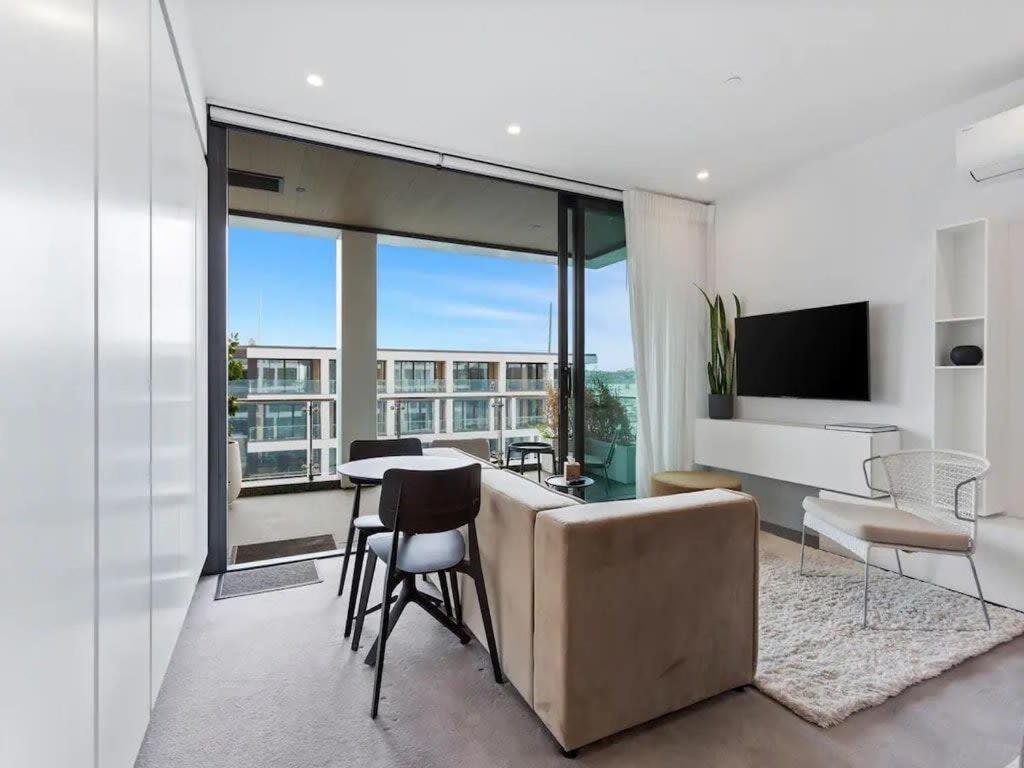Sleek Modern Studio With Balcony Όκλαντ Εξωτερικό φωτογραφία