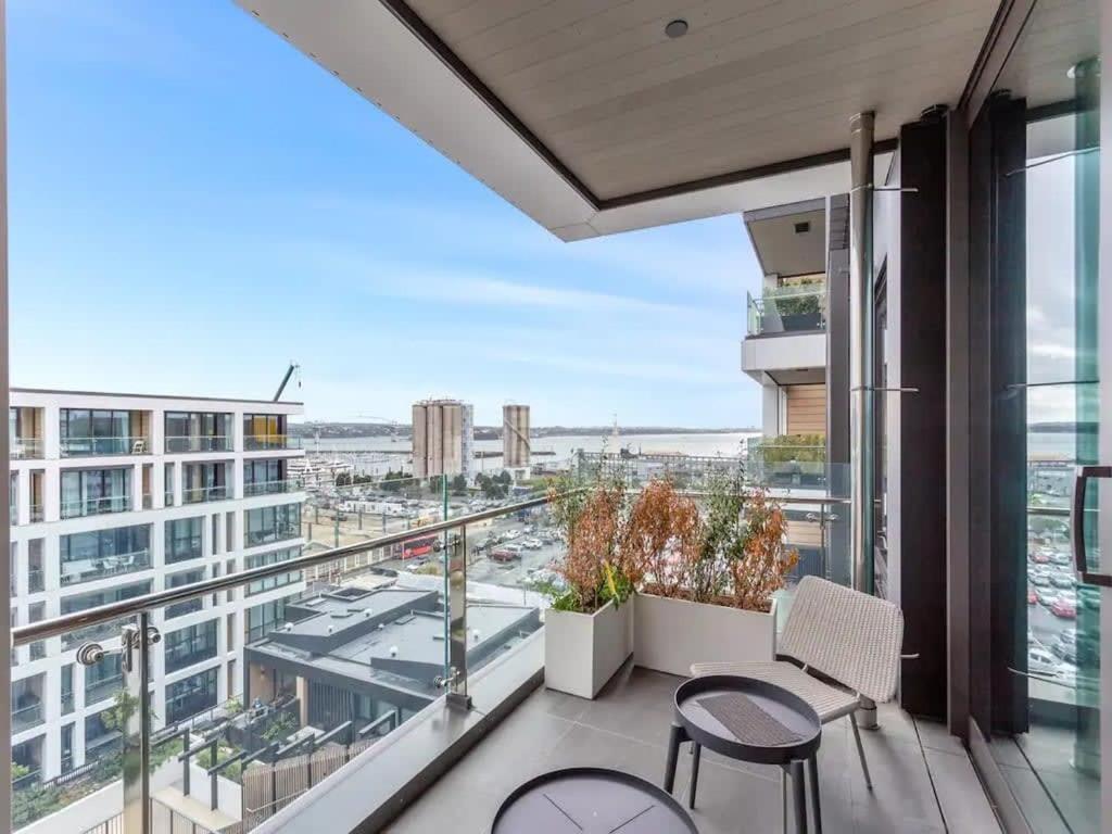 Sleek Modern Studio With Balcony Όκλαντ Εξωτερικό φωτογραφία